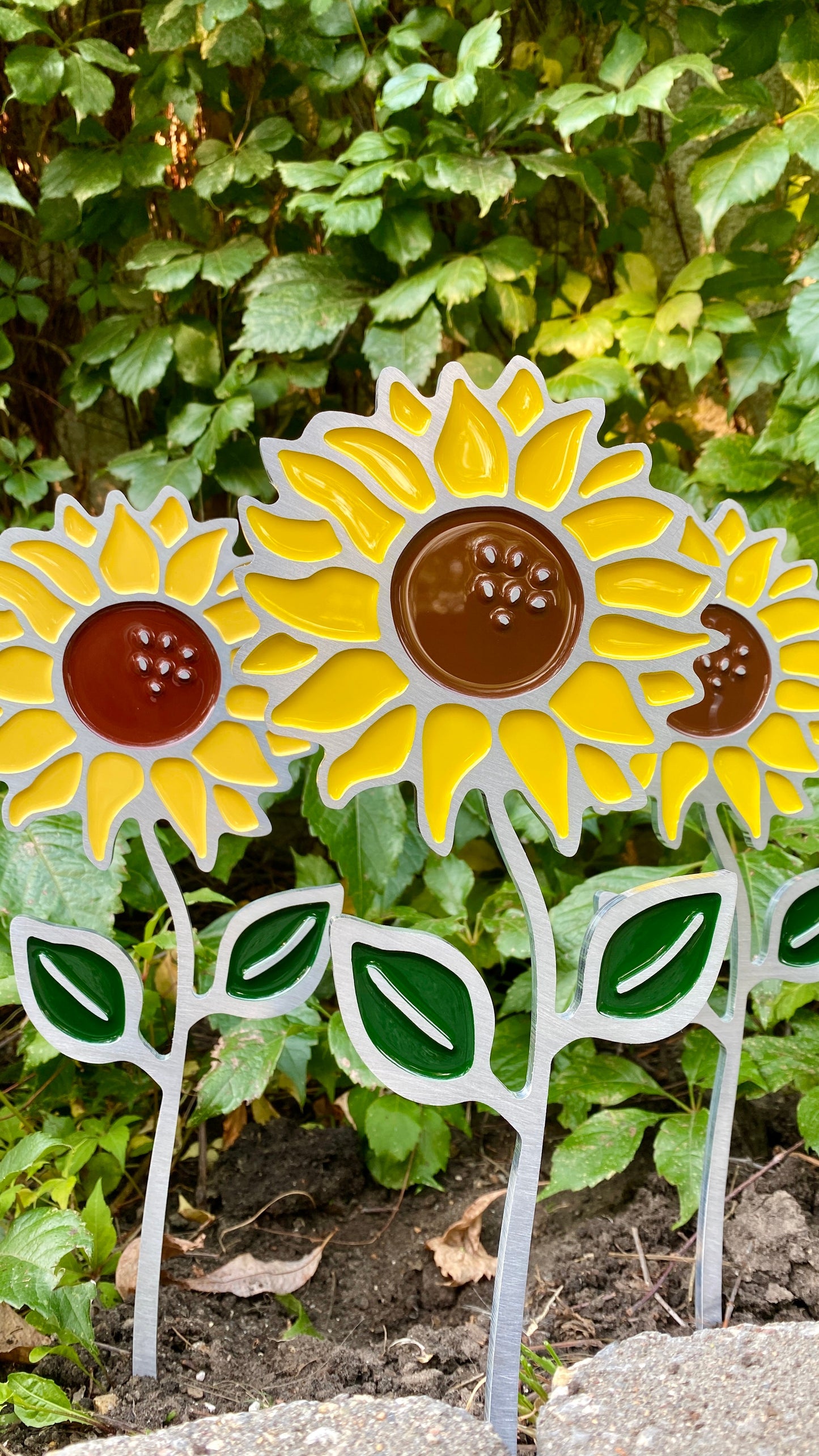 garden sticks with colored epoxy pigments