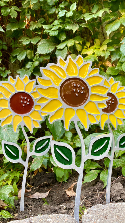 garden sticks with colored epoxy pigments