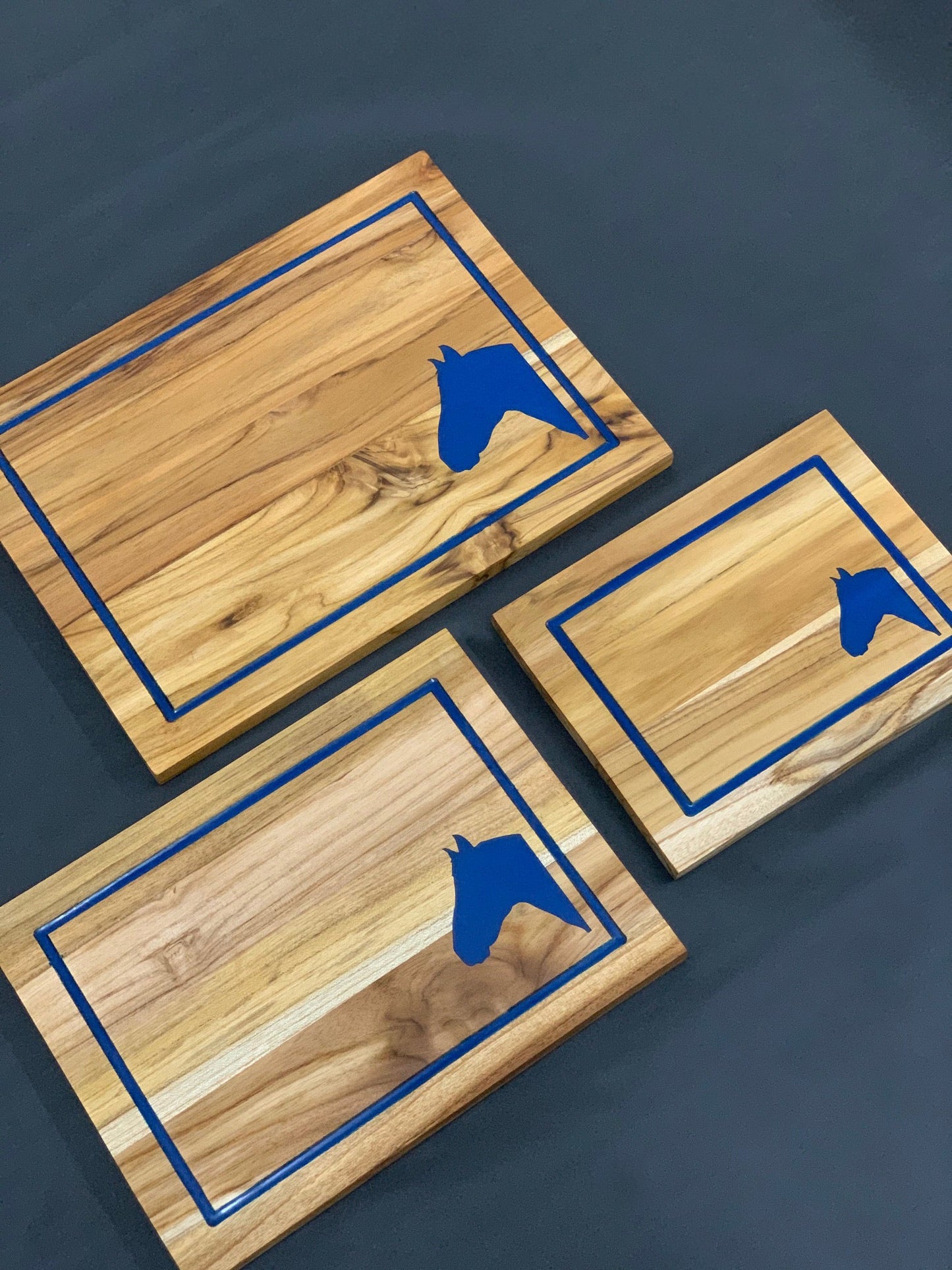 epoxy serving tray with blue pigment