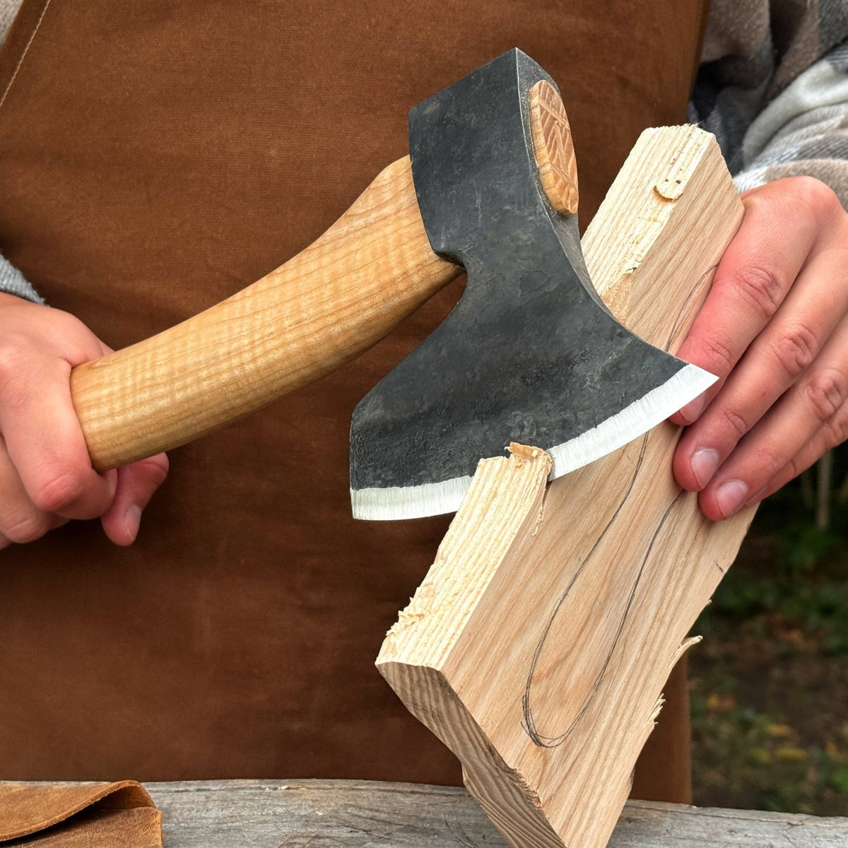Chopping Axe with Leather Back Carry Pouch, 1.05 kg (2.2 lb)