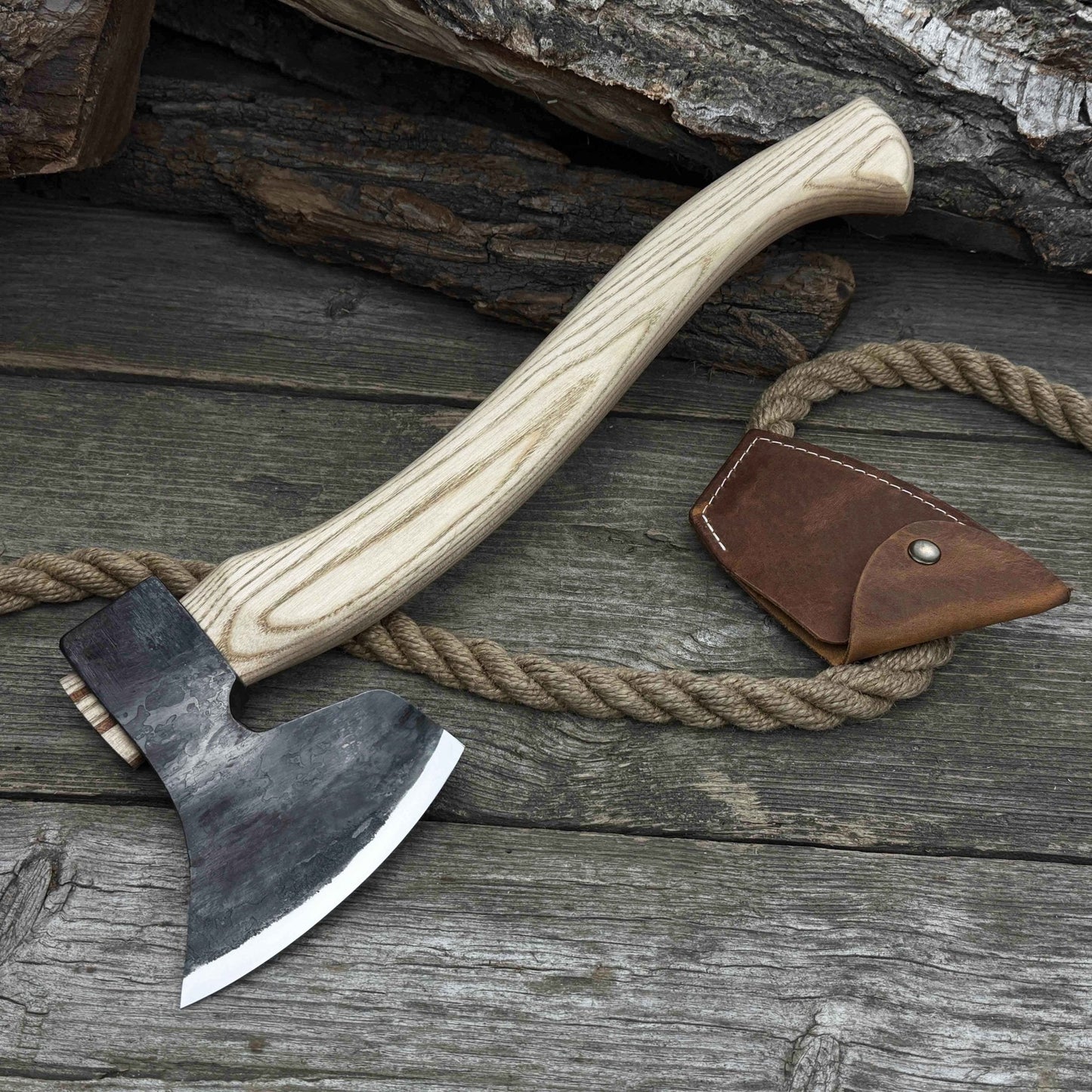 Chopping Axe with Leather Back Carry Pouch, 1.05 kg (2.2 lb)