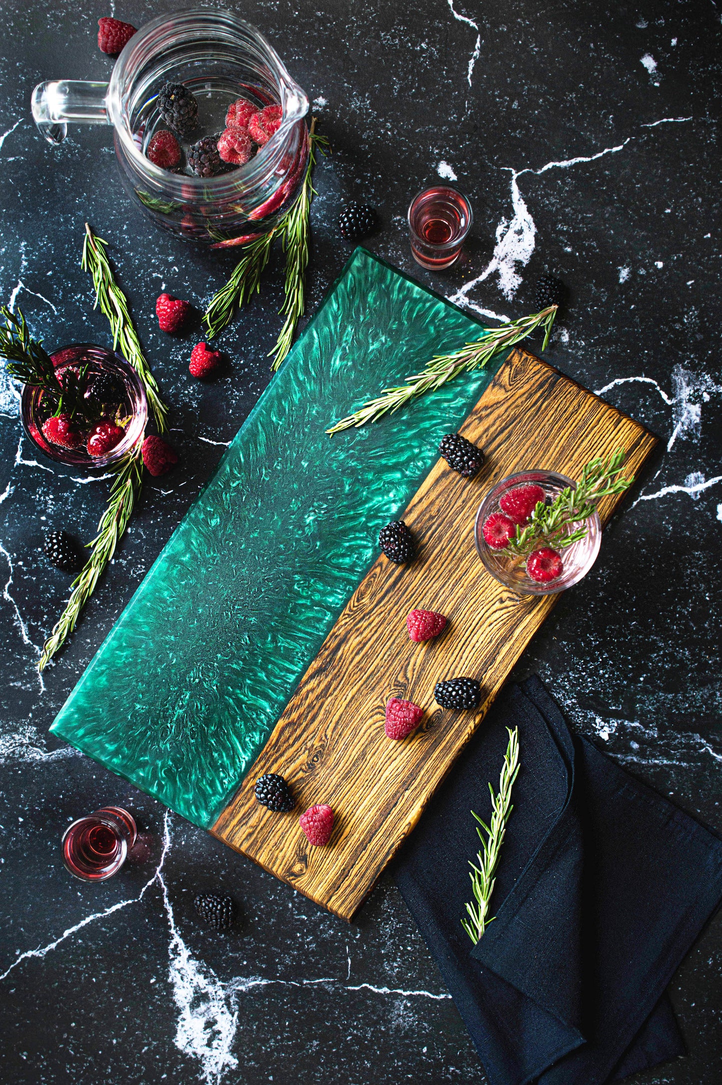 serving tray with casting resin