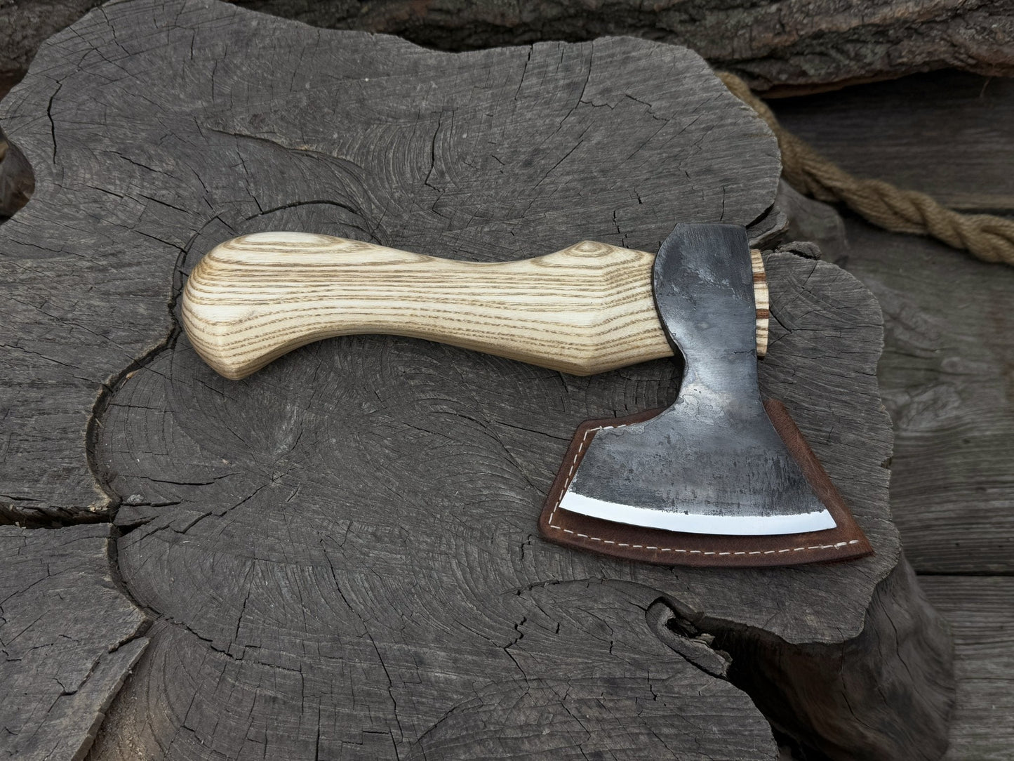 Small Carving Axe with Belt Loop, 0.47 kg (1 lb)